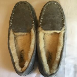 UGG women’s slippers